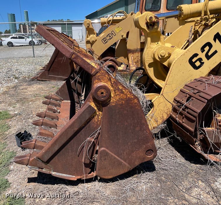 image for item NT9481 1992 Liebherr LR621B  track loader