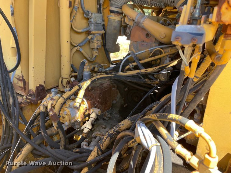 image for item NT9481 1992 Liebherr LR621B  track loader