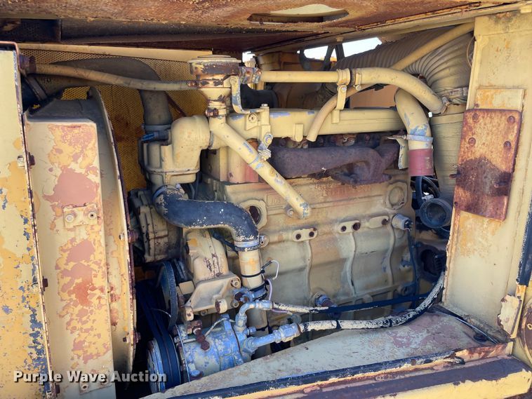 image for item NT9481 1992 Liebherr LR621B  track loader