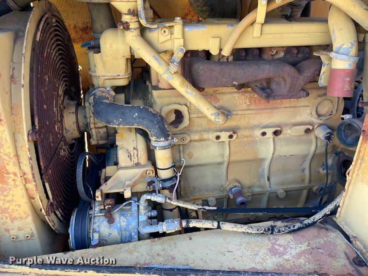 image for item NT9481 1992 Liebherr LR621B  track loader