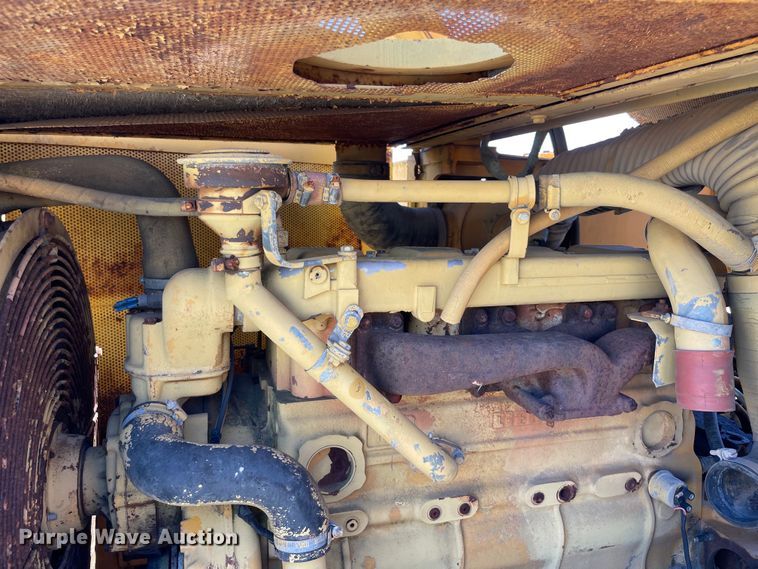 image for item NT9481 1992 Liebherr LR621B  track loader