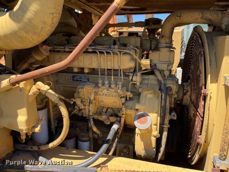 image for item NT9481 1992 Liebherr LR621B  track loader