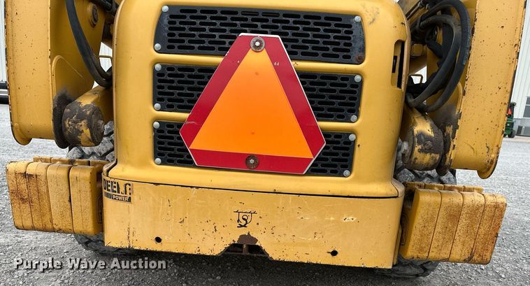 image for item NX9735 2004 John Deere 240 Series II  skid steer loader