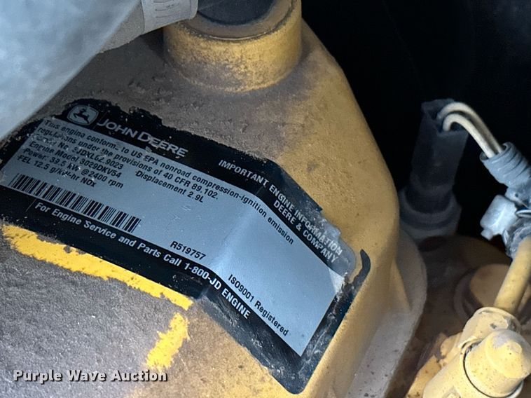 image for item NX9735 2004 John Deere 240 Series II  skid steer loader