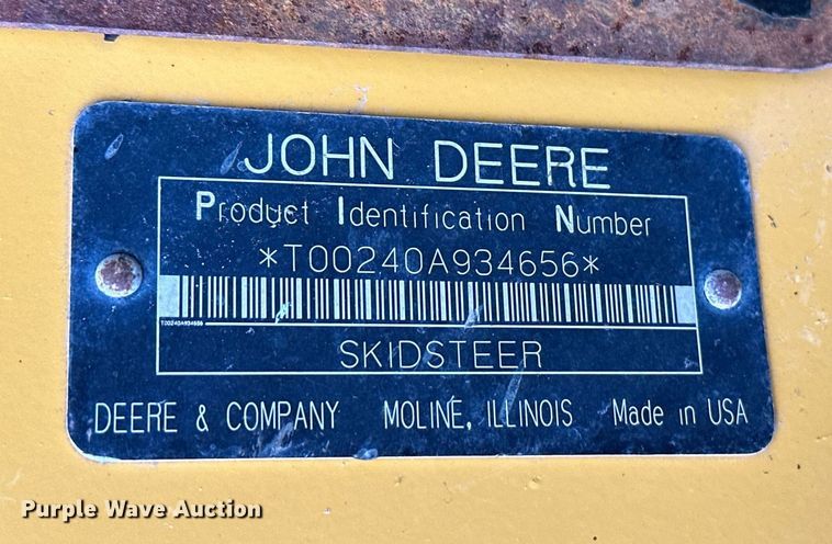 image for item NX9735 2004 John Deere 240 Series II  skid steer loader