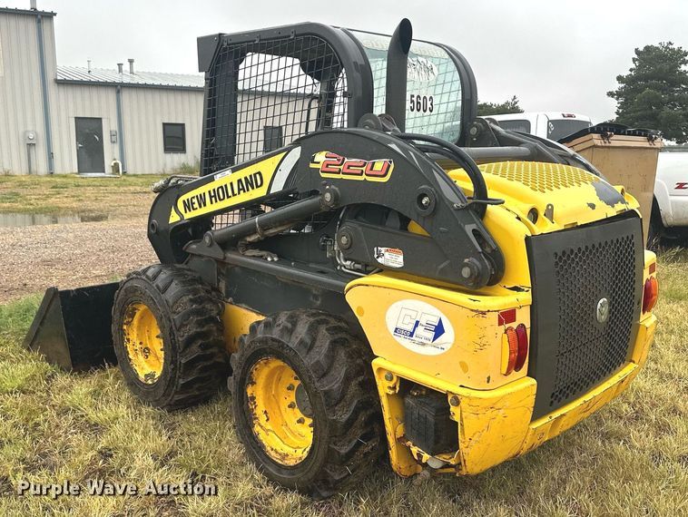 image for item OC9485 2012 New Holland L220  skid steer loader