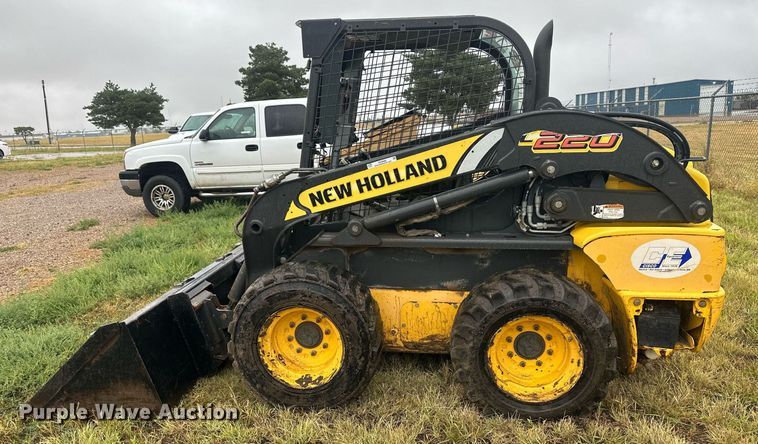 image for item OC9485 2012 New Holland L220  skid steer loader