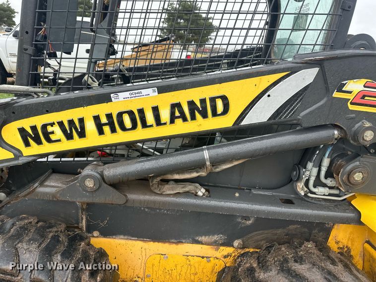 image for item OC9485 2012 New Holland L220  skid steer loader
