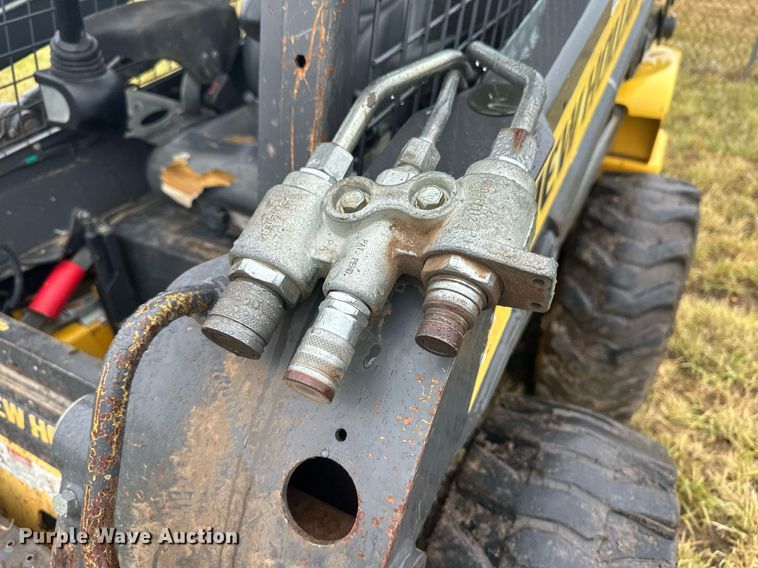 image for item OC9485 2012 New Holland L220  skid steer loader