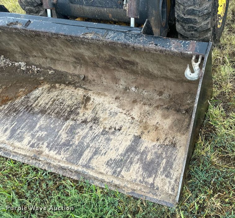 image for item OC9485 2012 New Holland L220  skid steer loader