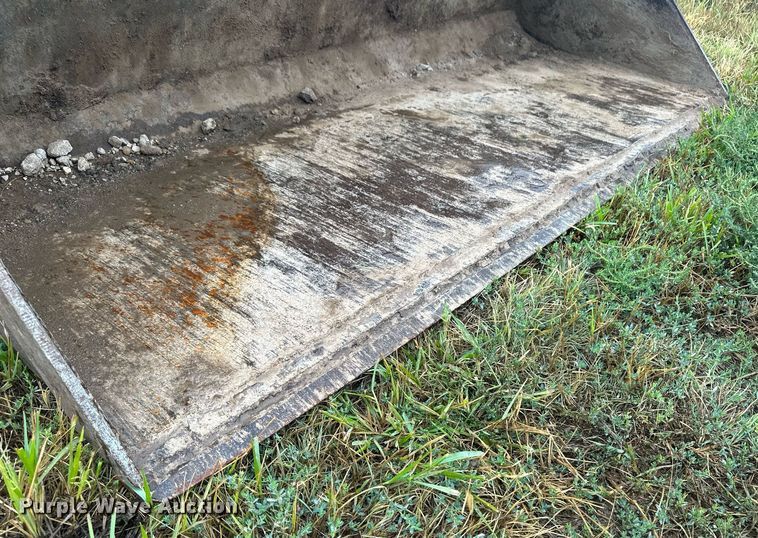 image for item OC9485 2012 New Holland L220  skid steer loader