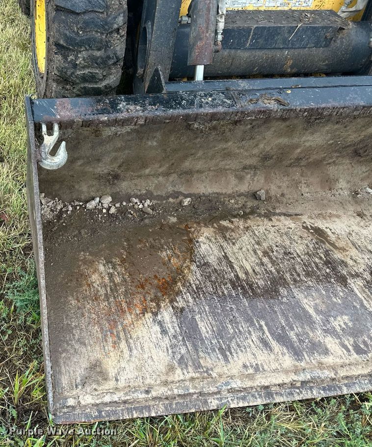 image for item OC9485 2012 New Holland L220  skid steer loader