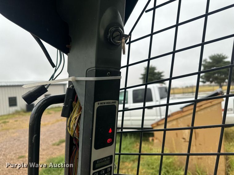 image for item OC9485 2012 New Holland L220  skid steer loader