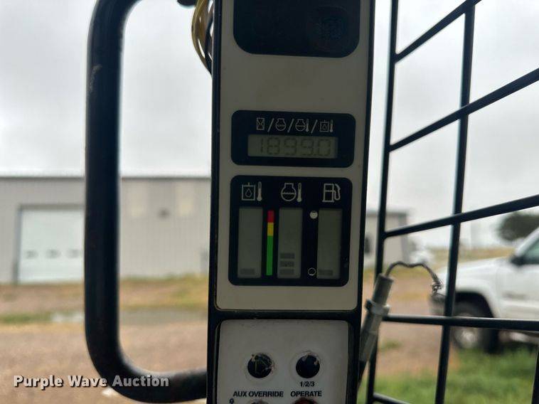 image for item OC9485 2012 New Holland L220  skid steer loader