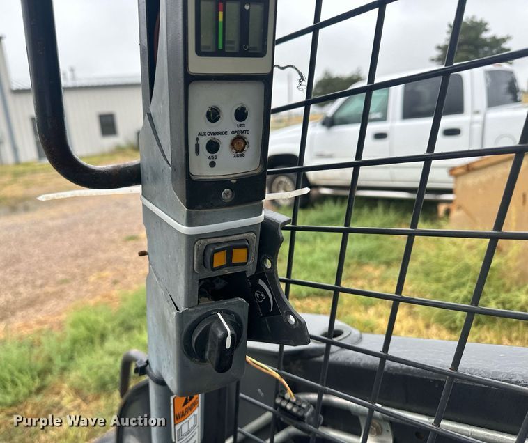 image for item OC9485 2012 New Holland L220  skid steer loader