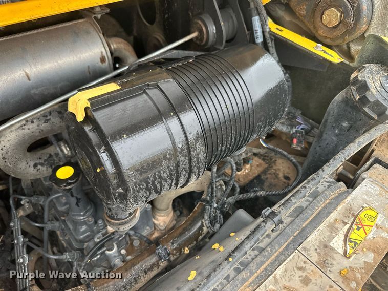 image for item OC9485 2012 New Holland L220  skid steer loader