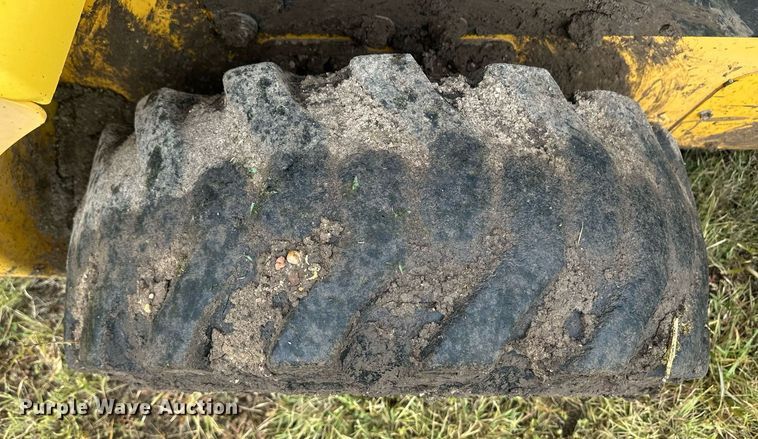 image for item OC9485 2012 New Holland L220  skid steer loader