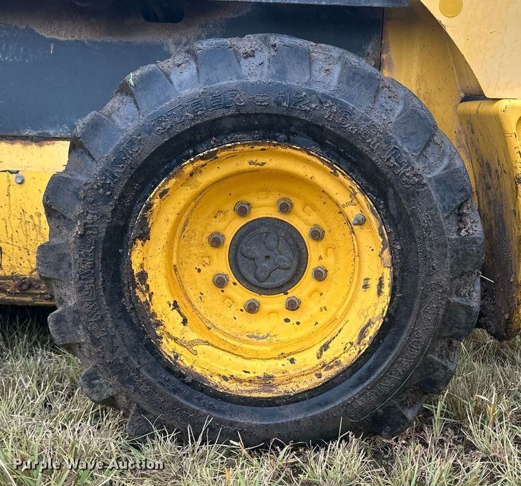 image for item OC9485 2012 New Holland L220  skid steer loader