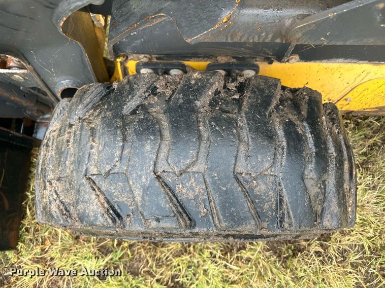image for item OC9485 2012 New Holland L220  skid steer loader