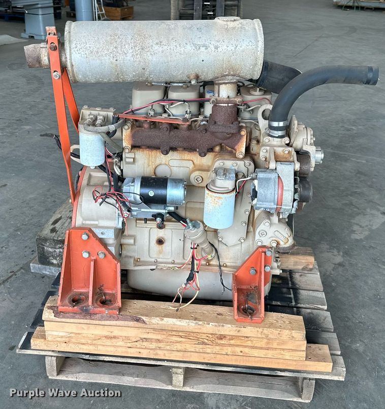 image for item OF9014 Cummins 4B  engine