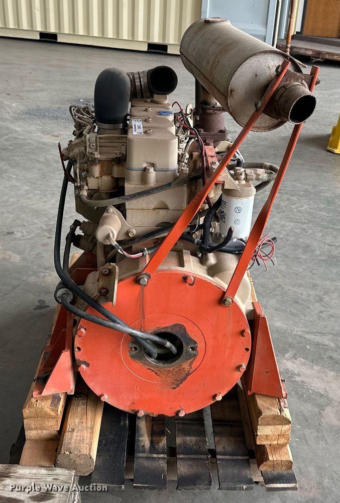 image for item OF9014 Cummins 4B  engine