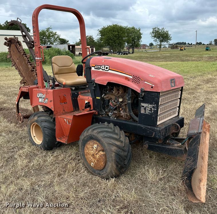 image for item OG9237 2005 Ditch Witch RT40  trencher