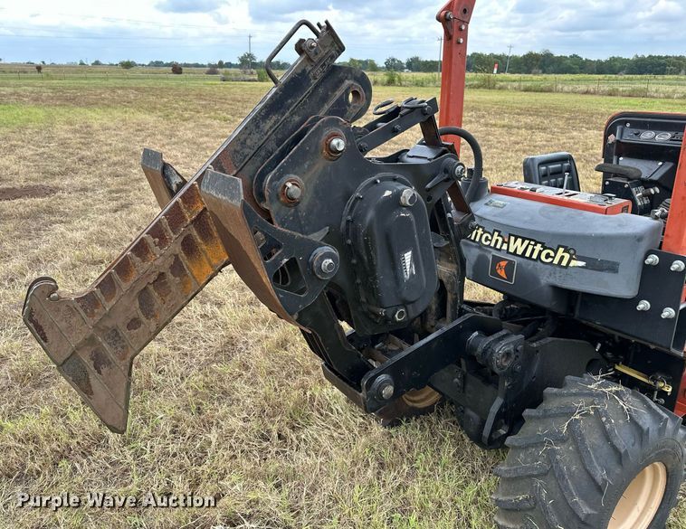 image for item OG9238 2007 Ditch Witch 420SX  cable plow