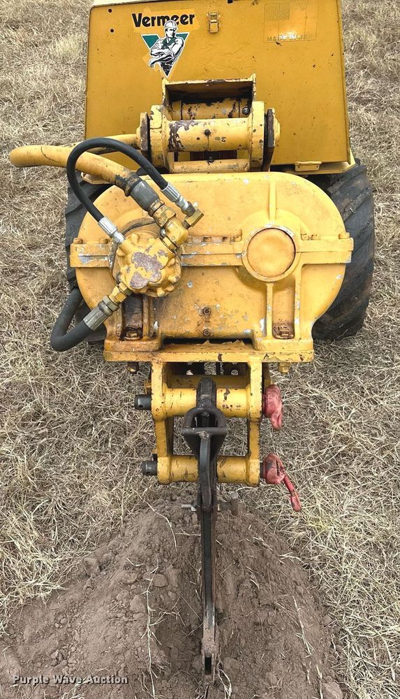 image for item OG9239 1986 Vermeer  LM-35 cable plow