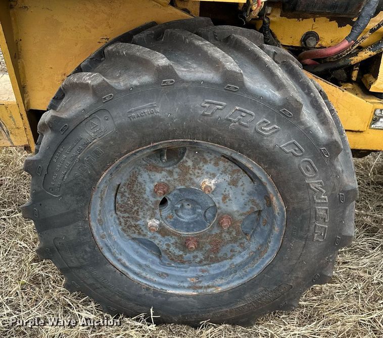 image for item OG9239 1986 Vermeer  LM-35 cable plow