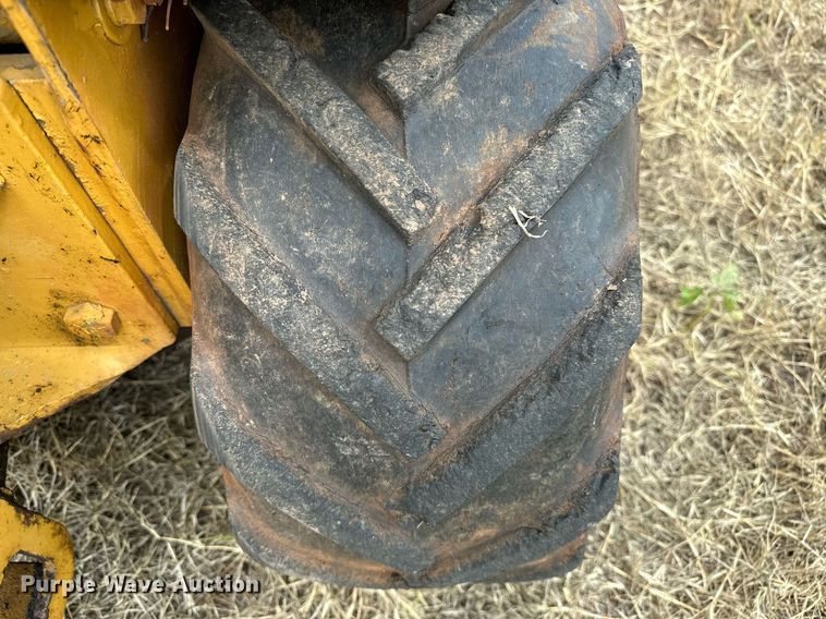 image for item OG9239 1986 Vermeer  LM-35 cable plow