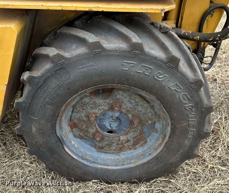 image for item OG9239 1986 Vermeer  LM-35 cable plow