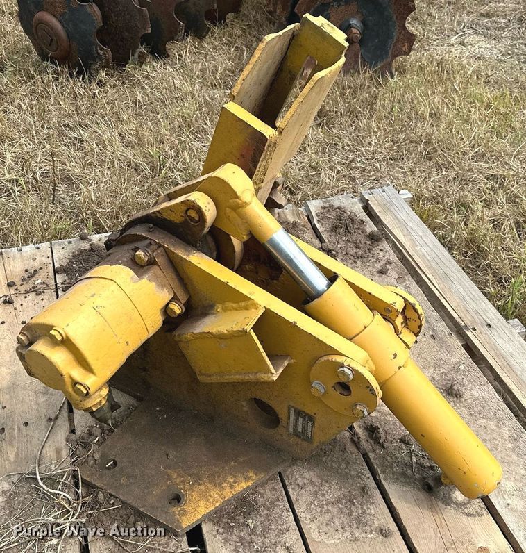 image for item OG9239 1986 Vermeer  LM-35 cable plow