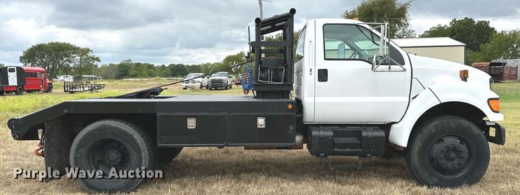 image for item OG9240 2003 Ford F750  winch truck