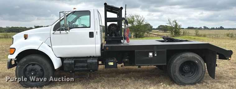 image for item OG9240 2003 Ford F750  winch truck