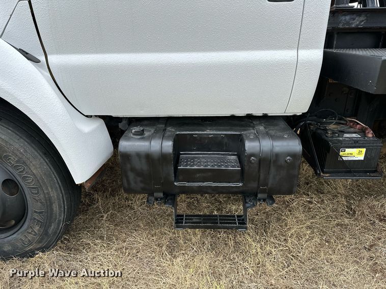 image for item OG9240 2003 Ford F750  winch truck