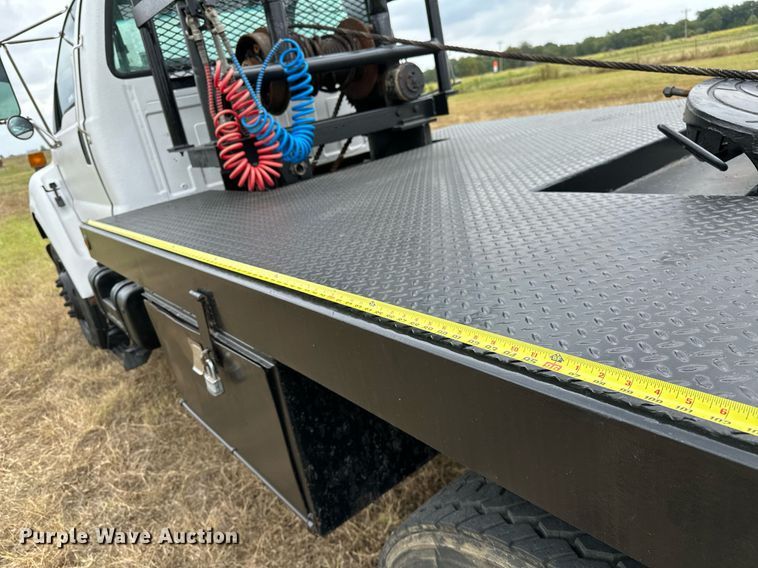 image for item OG9240 2003 Ford F750  winch truck