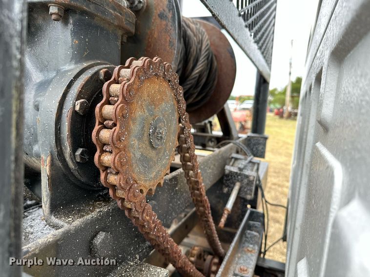 image for item OG9240 2003 Ford F750  winch truck