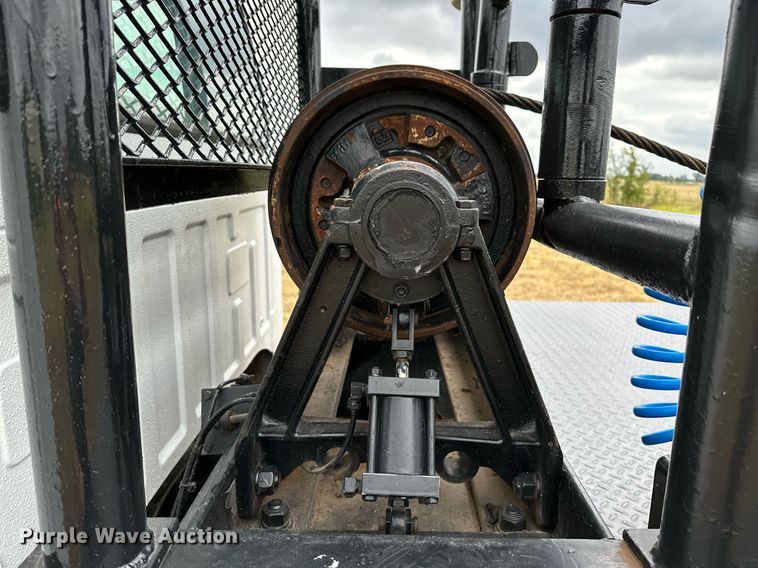 image for item OG9240 2003 Ford F750  winch truck