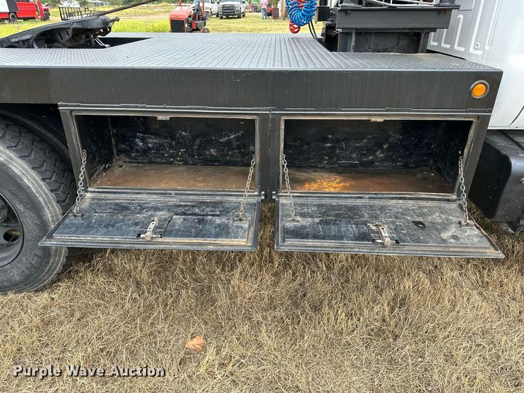 image for item OG9240 2003 Ford F750  winch truck