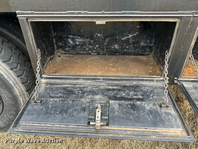 image for item OG9240 2003 Ford F750  winch truck