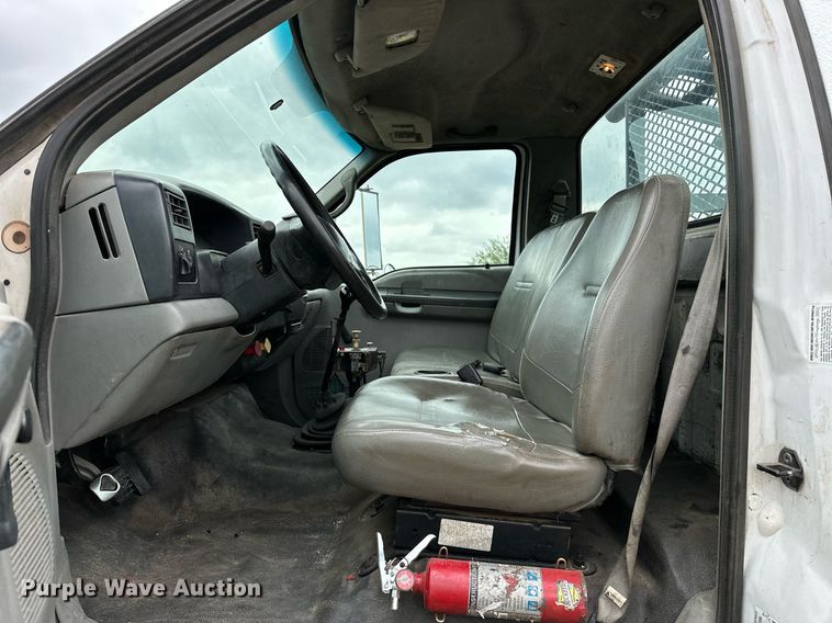 image for item OG9240 2003 Ford F750  winch truck