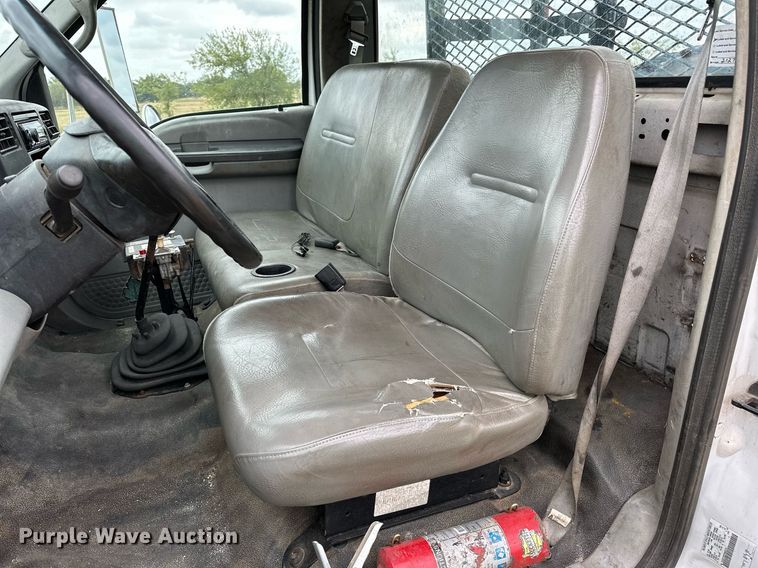 image for item OG9240 2003 Ford F750  winch truck