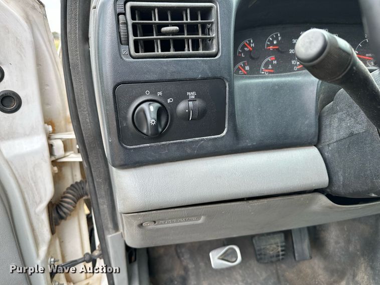 image for item OG9240 2003 Ford F750  winch truck