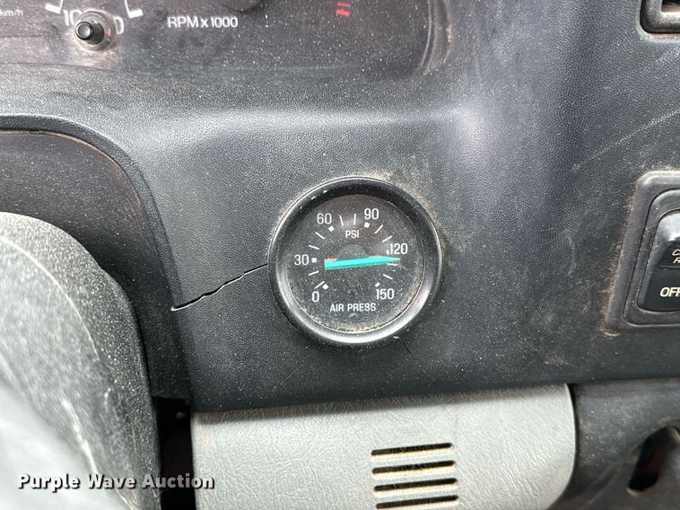 image for item OG9240 2003 Ford F750  winch truck