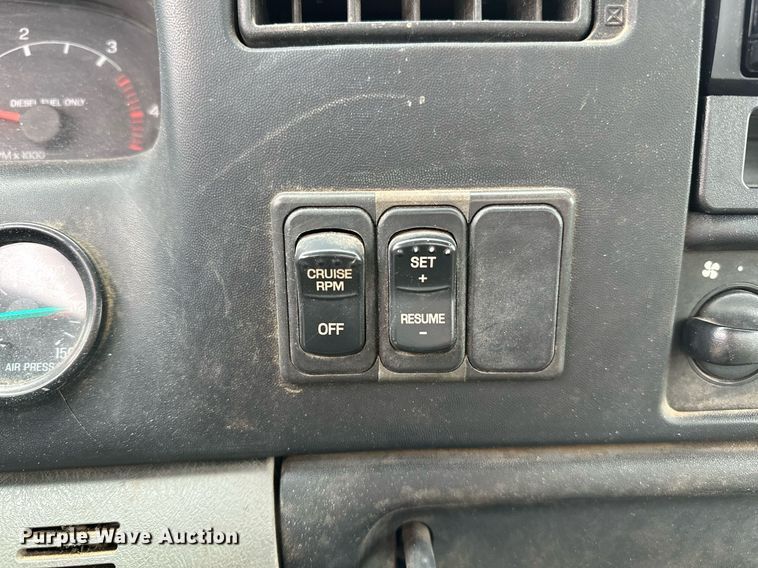 image for item OG9240 2003 Ford F750  winch truck