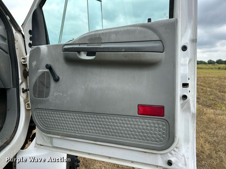 image for item OG9240 2003 Ford F750  winch truck