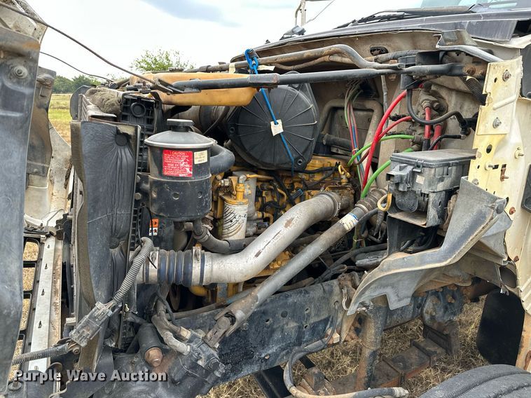 image for item OG9240 2003 Ford F750  winch truck