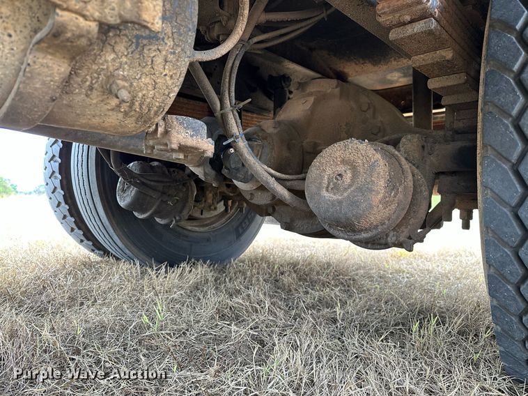 image for item OG9240 2003 Ford F750  winch truck