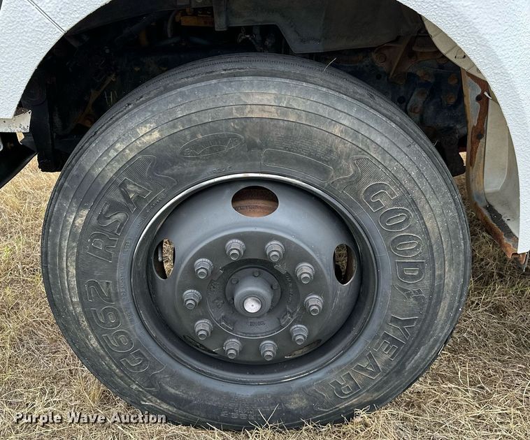 image for item OG9240 2003 Ford F750  winch truck