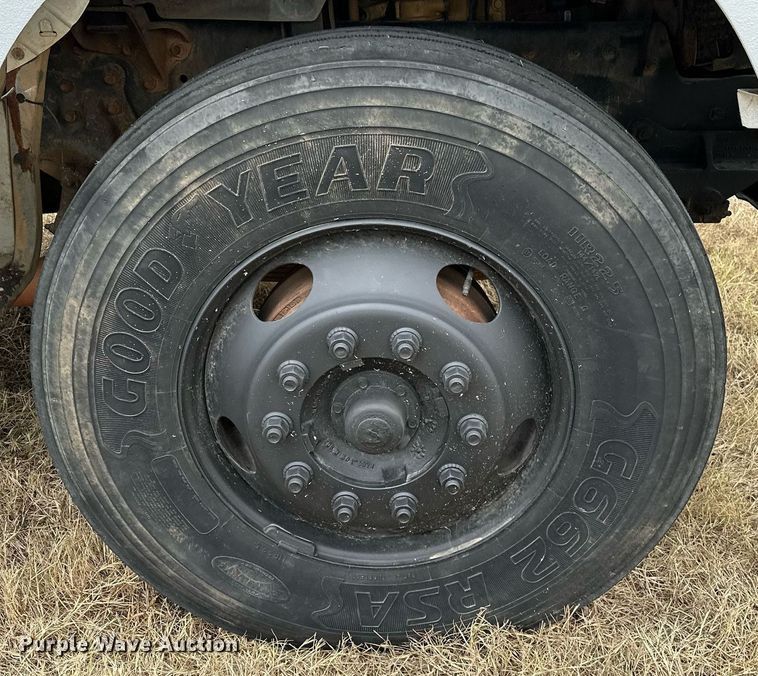 image for item OG9240 2003 Ford F750  winch truck